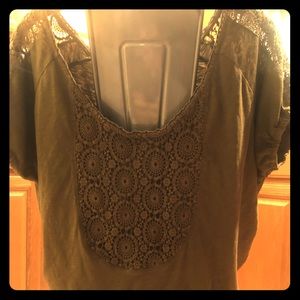 Cotton olive green embroidered tee